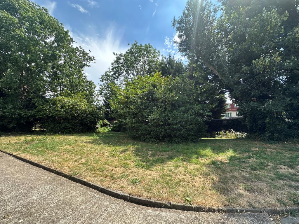 Lot: 3 - LAND WITH POTENTIAL - Green area with potential adjacent to 27 Spencer Road